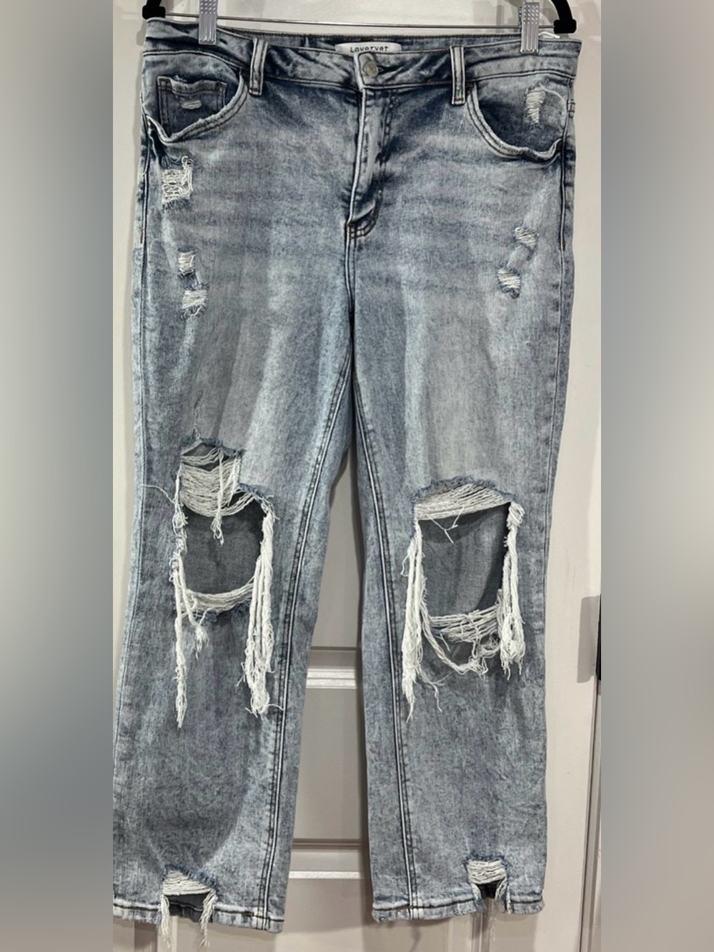 Light Wash Distressed Women’s Jeans
